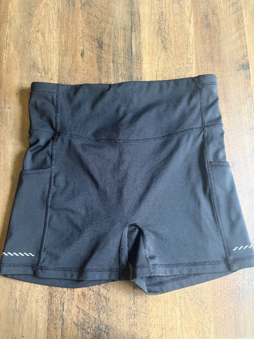 Fabletics Anywhere Motion365+ High Waist Bike Shorts Black 4'' (Large)
